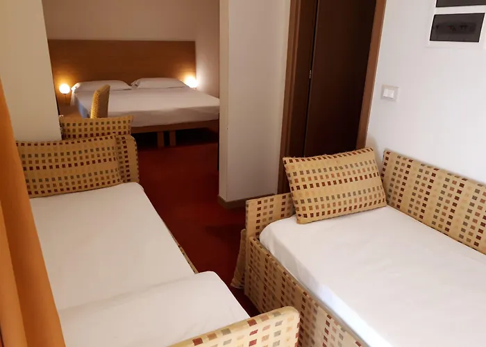 Hotel Accademia 3*