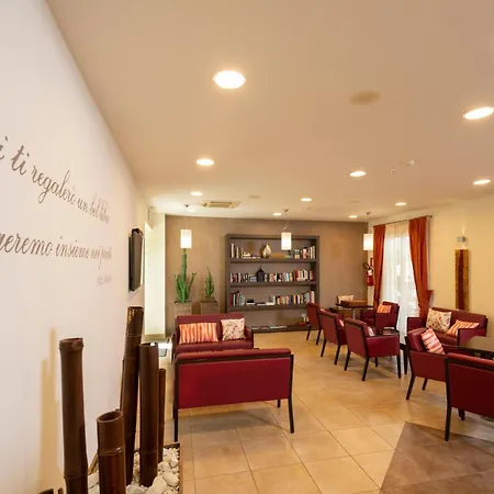 Accademia 3* Римини