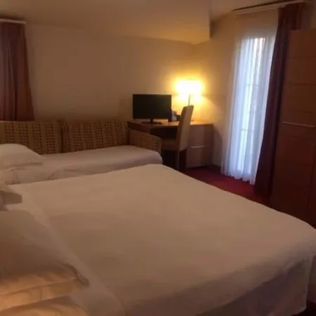 Accademia Hotel Rímini
