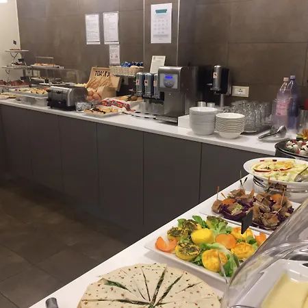 Отель Accademia 3*