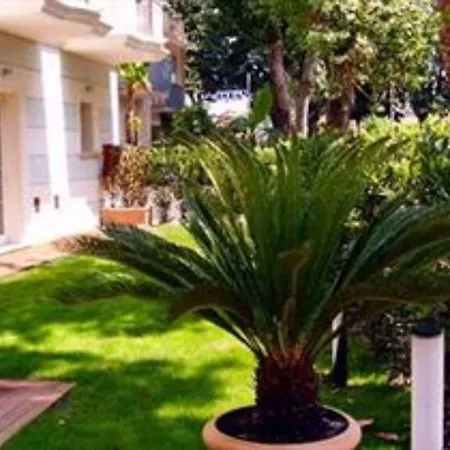 Hotel Accademia 3*