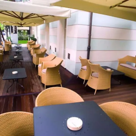 阿卡德米雅酒店 里米尼