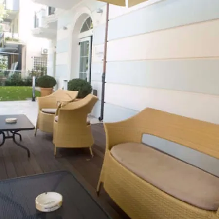 Accademia 3* Римини