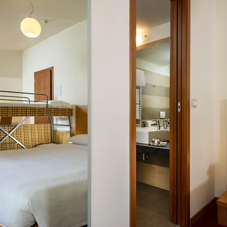 阿卡德米雅酒店 3* 里米尼