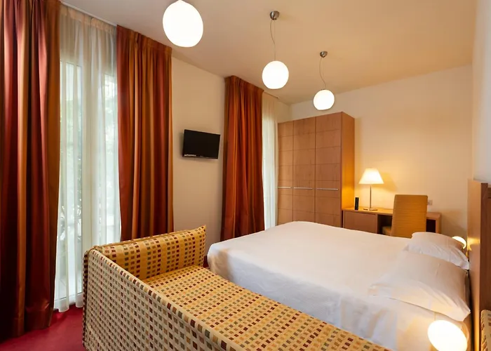 Accademia Hotel