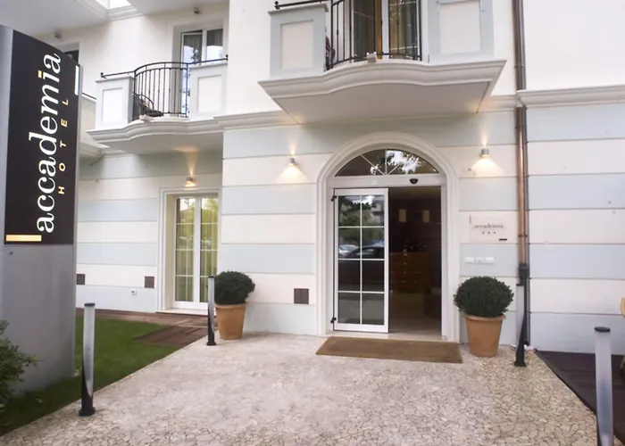 فندق Accademia 3*