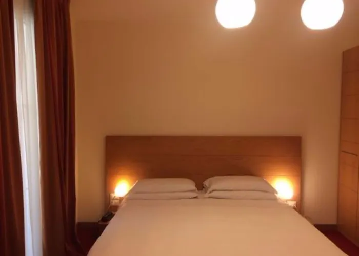 Accademia 3* ريميني