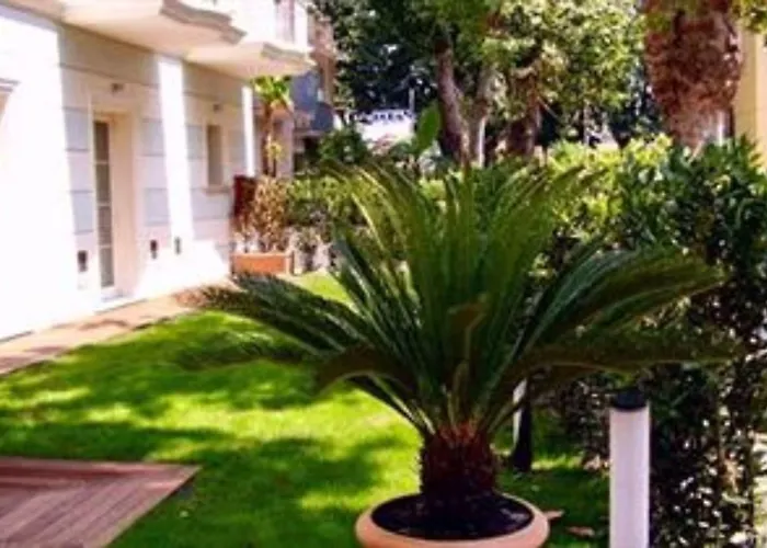 Hotel Accademia 3*