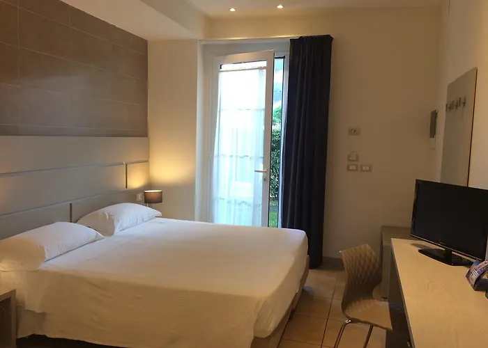 Accademia 3* ريميني