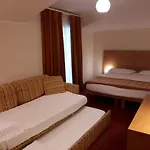 Hotel Accademia 3*